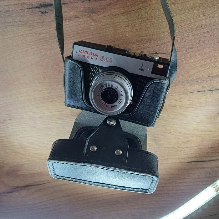 Фотоапарат с калъф ретро