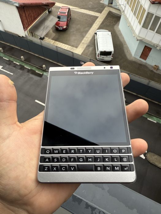 Telefon Blackberry Pasport Silver Edition