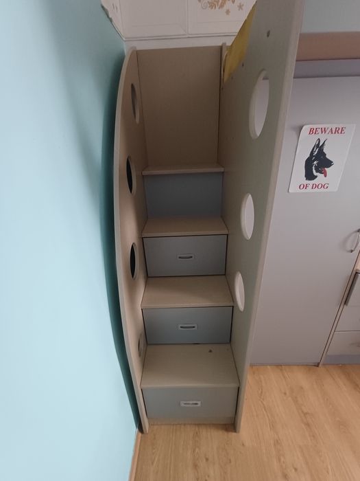 Pat copii cu birou si dulap incorporat