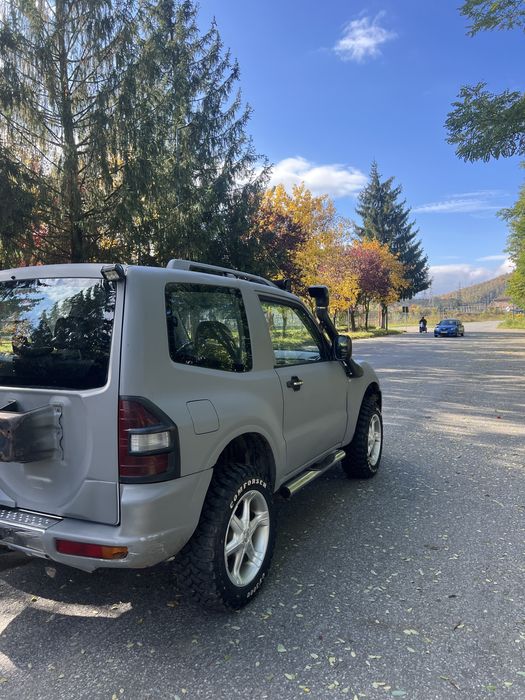 Mitsubishi Pajero MK2