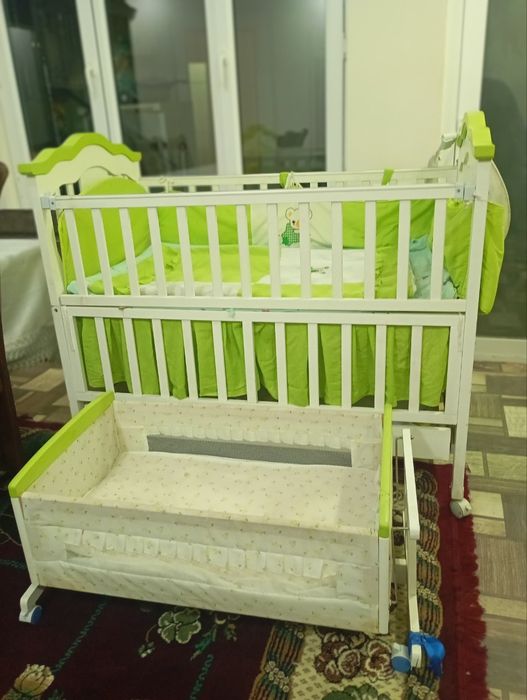 Detski karavat sotiladi srochna