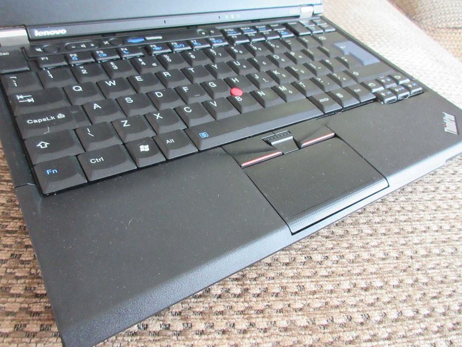 Lenovo Thinkpad X220,i5-2520M,8GB RAM,250GB SSD