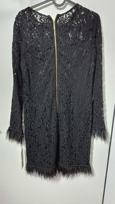 Calvin Klein черна дантелена рокля с пера – размер EU 36