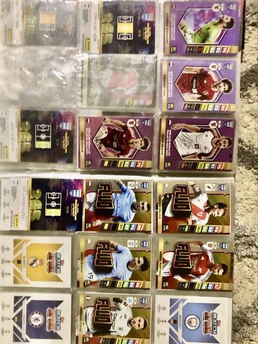 Diferite cartonase Fotbal Fifa 365 in stare buna