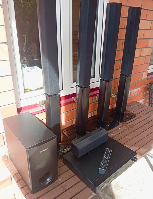 Продается домашний кинотеатр Samsung в хорошем рабочем состоянии.