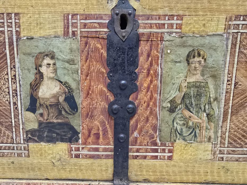 Lada de zestre pictata - zona Munteniei (jud. Prahova)