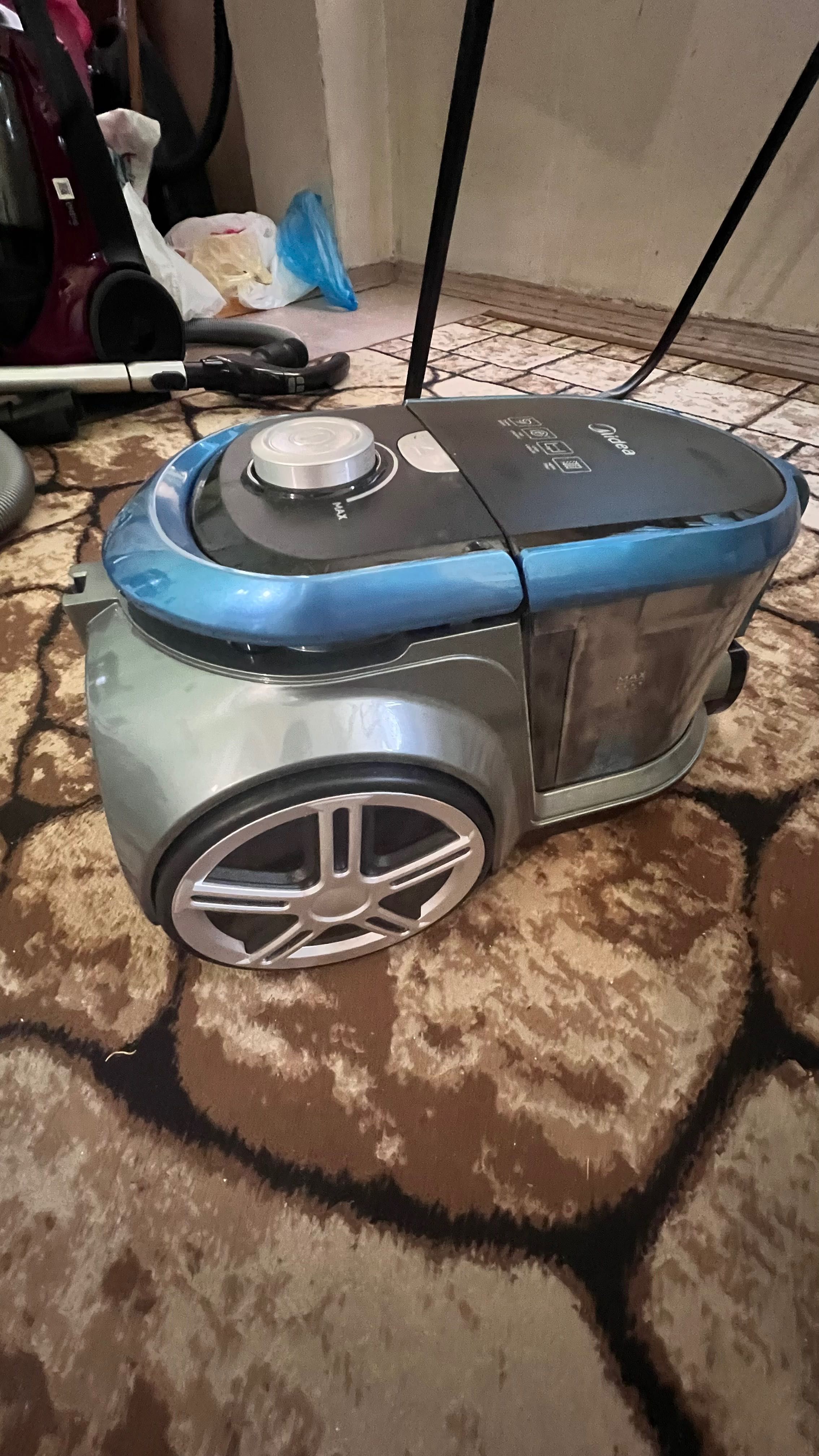 Пылесос Midea без мешка