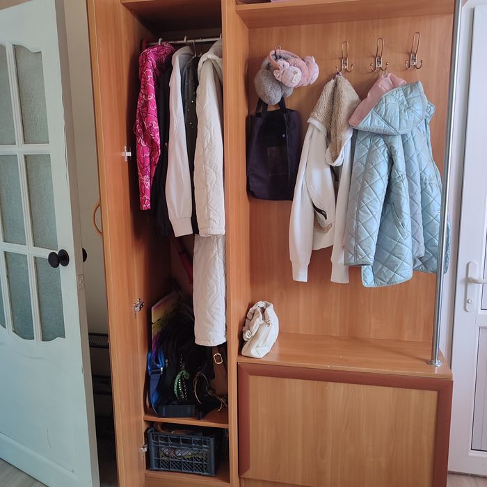 Продам шкаф в прихожую