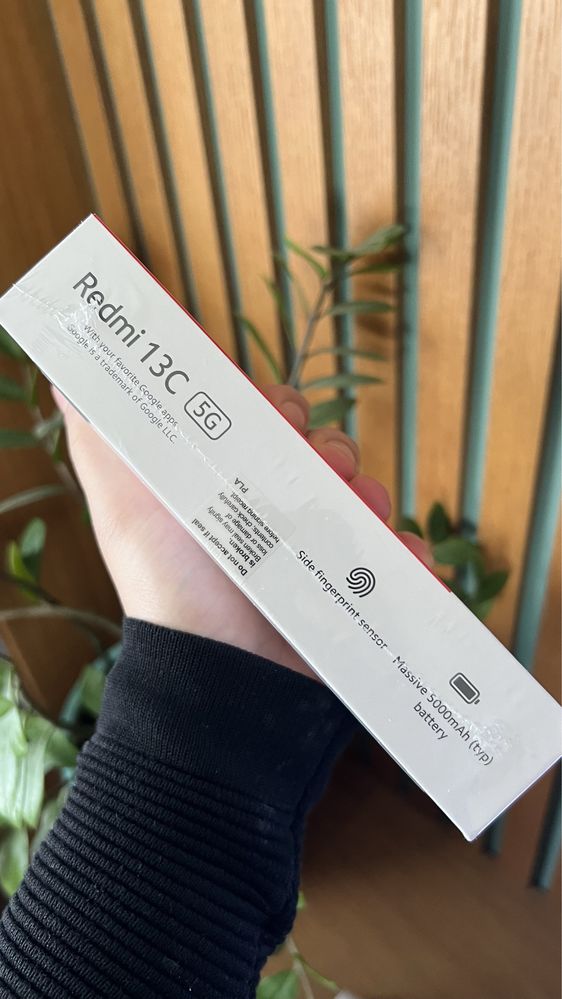 Чисто нов Xiaomi Redmi 13c 5G 4GB RAM - Черен цвят