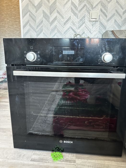 Духовой шкаф Bosch черный