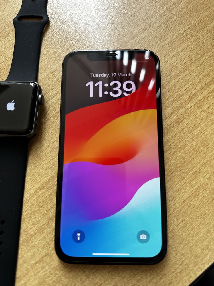 Iphone 12 pro + watch 3