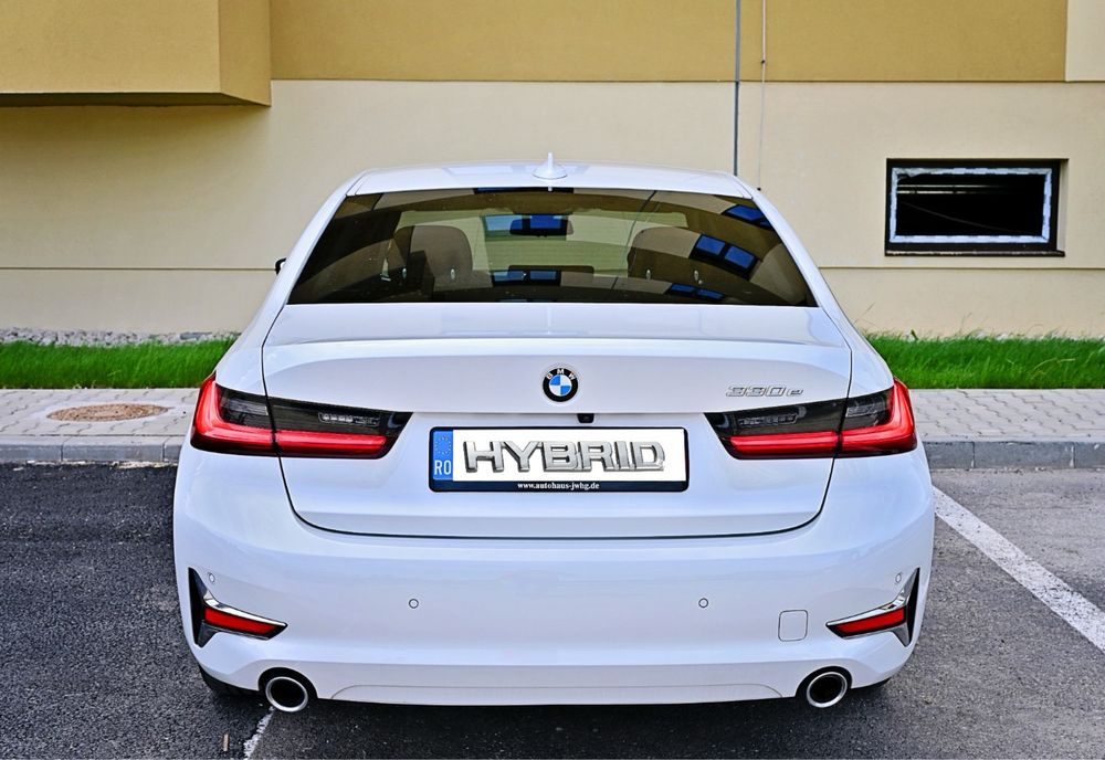 bmw 330e -Hybrid-Faruri Laser-Luxury line-Alb-metalizat