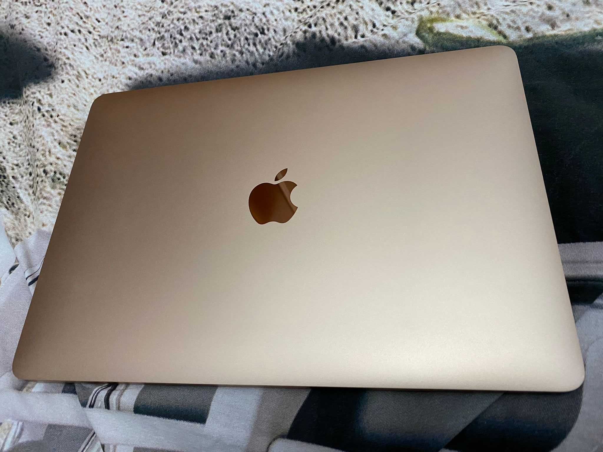 Macbook Air 2019 Rose Gold Intel i5 8gb RAM 256gb ssd