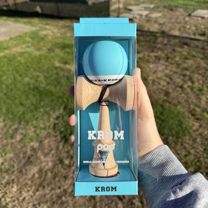 Kendama Krom Pop Rubber Diverse Culori - TRIMIT IN TARA