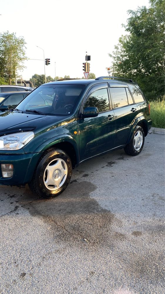 Продается Toyota Rav4 в отличном состоянии