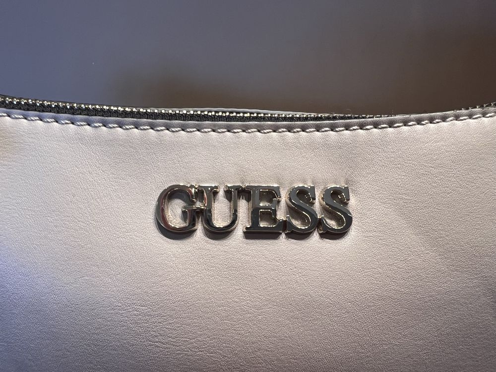 Дамска чанта Guess