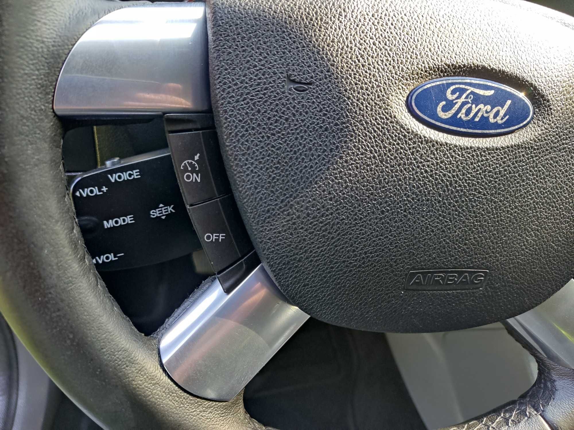 Ford Focus 2.0 i TITANIUM