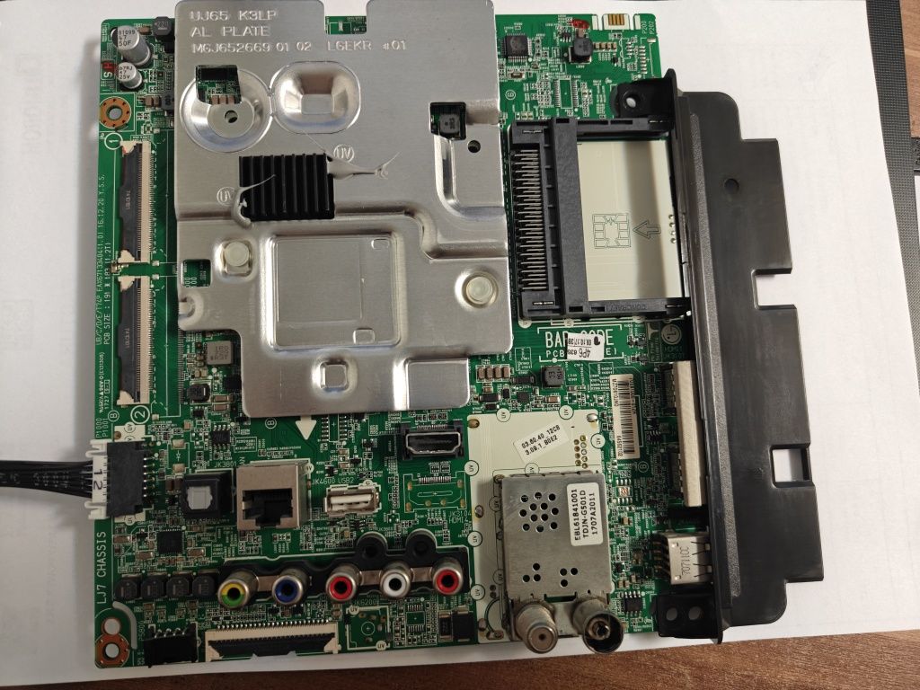 Placa de baza EAX67133404  LJ7 chassis  TV LG Smart 43UJ6307