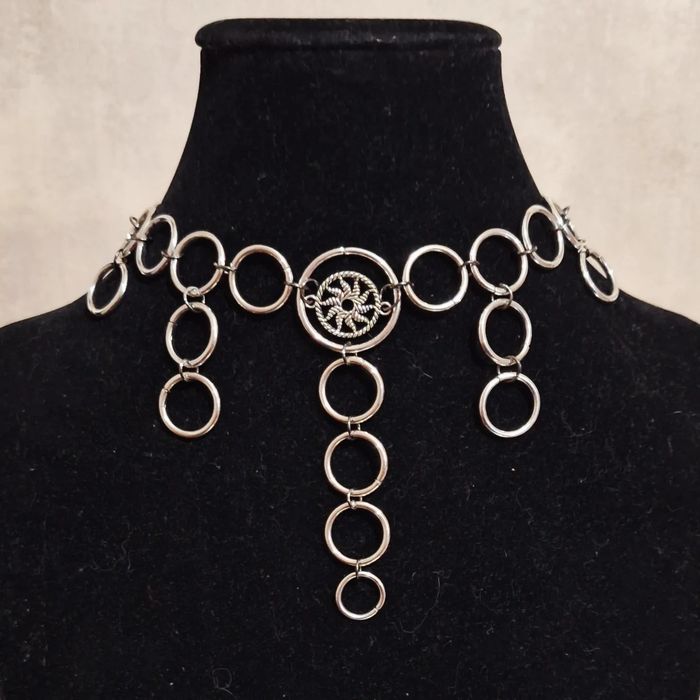 Обеци и гердани-готик, Луна, кристали, лунен камък, молец, чакри