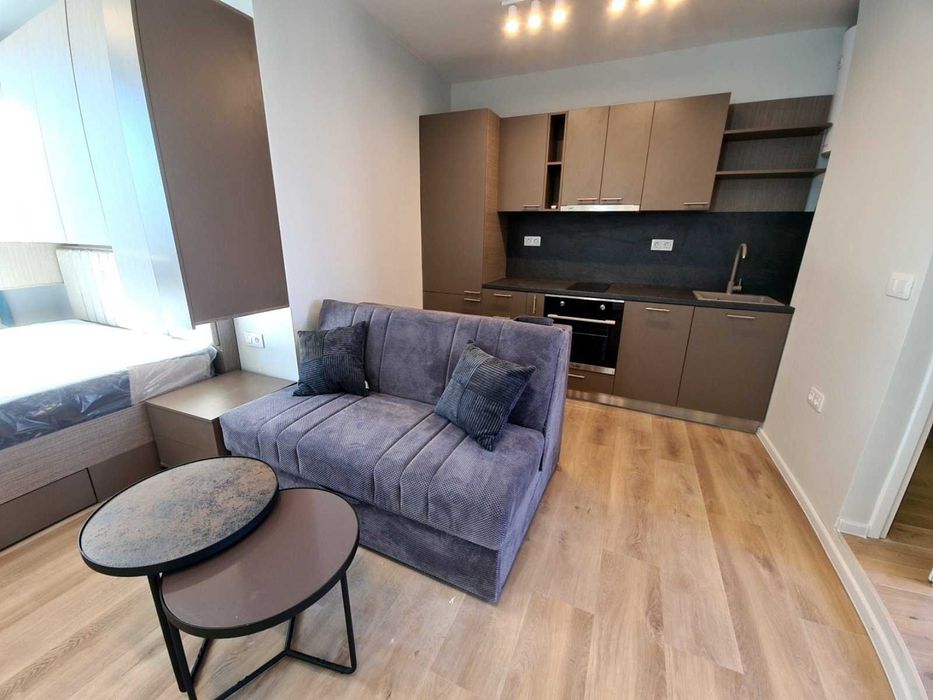 Готов за живеене едностаен до метростанция