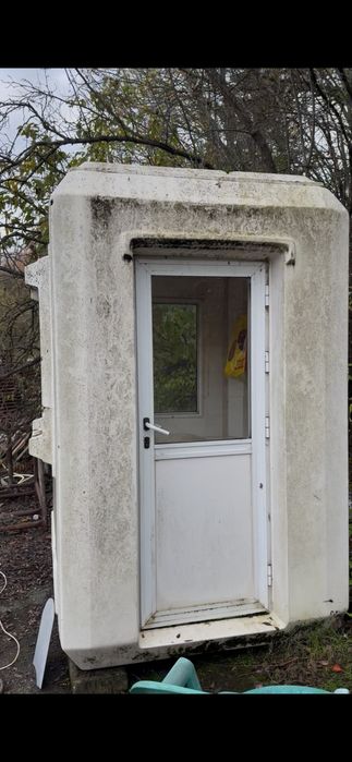 Продавам кабина за охрана