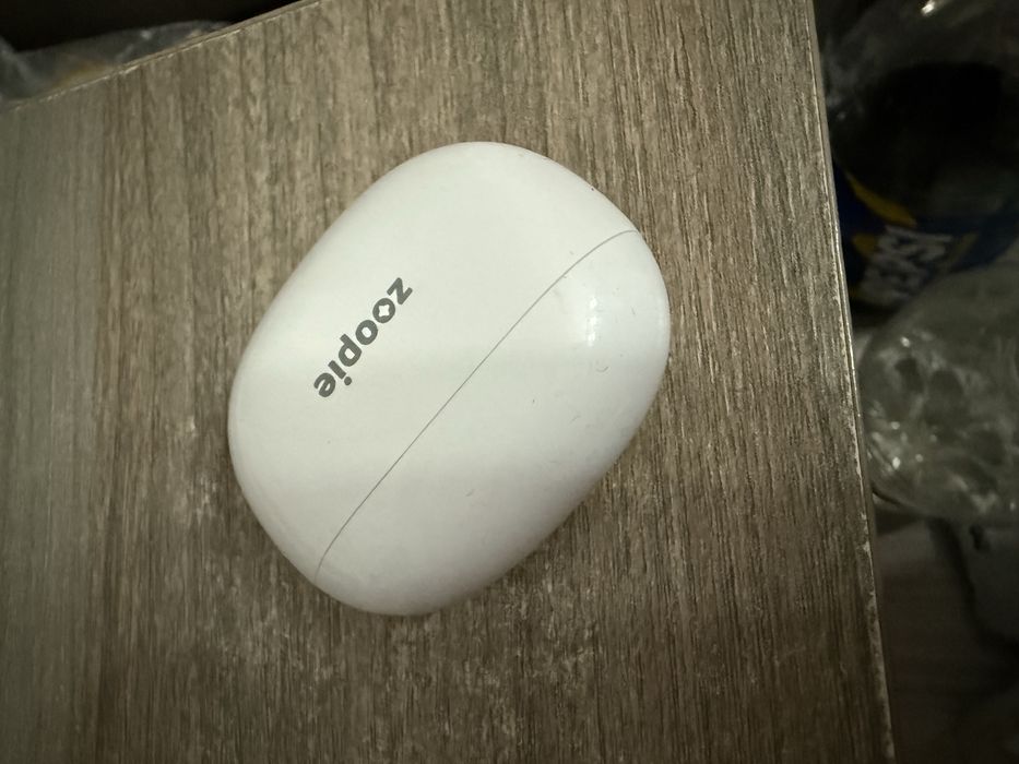 Casti fara fir imita perfect pe cele de 1000 lei originale de la apple