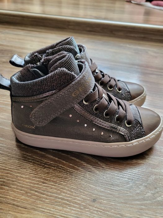 Ghetute Geox fetite marimea 27