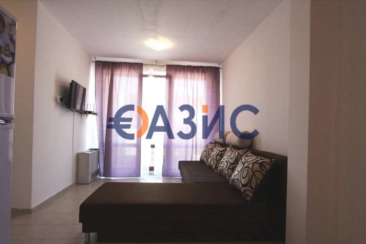 Къща с 7 спални 290 кв.м. + двор 300 кв.м., пл. Буджака, Созопол,
