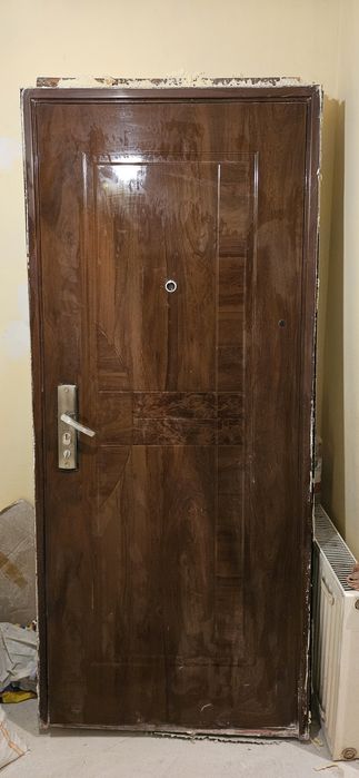 Usa metalica apartament 88x200