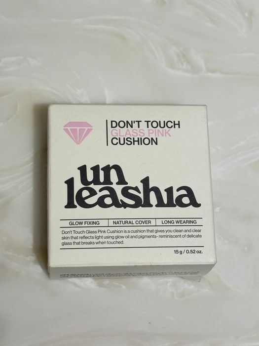 Глянцевая тоналка с спф защитой - Un leashia