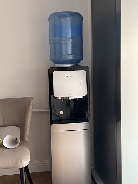 Кулер для воды , диспасер для воды