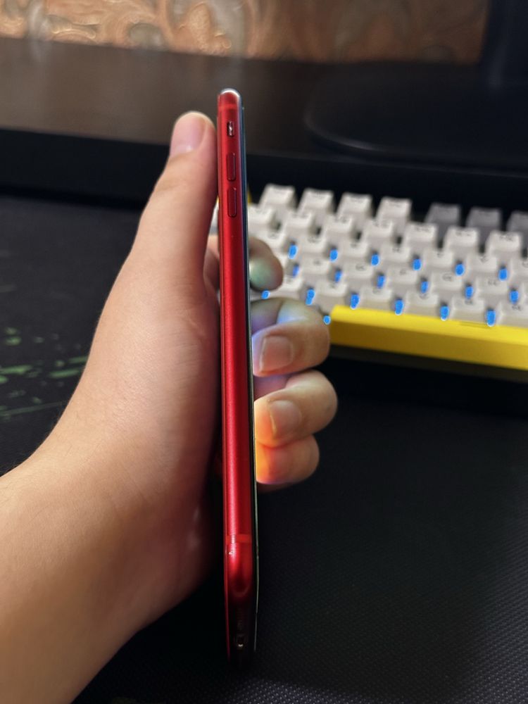 iPhone 8 Plus PRODUCT RED