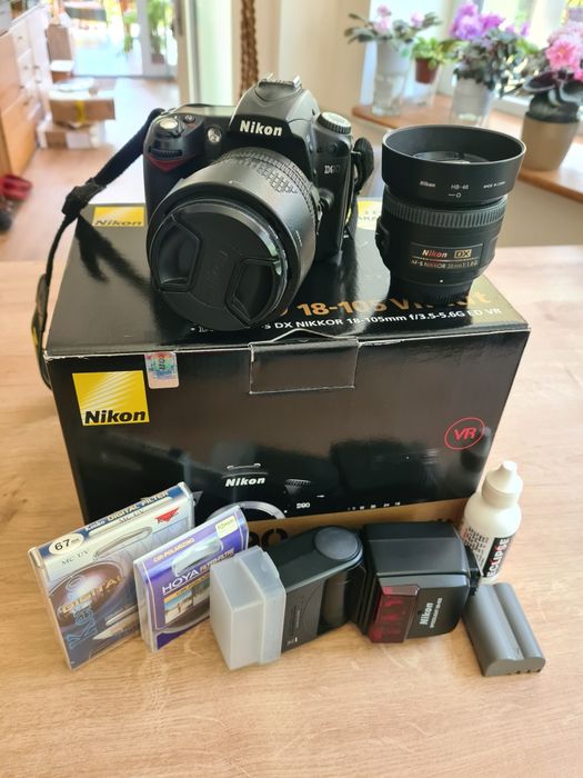 Vand Nikon D90 chit complet cu alte accesorii