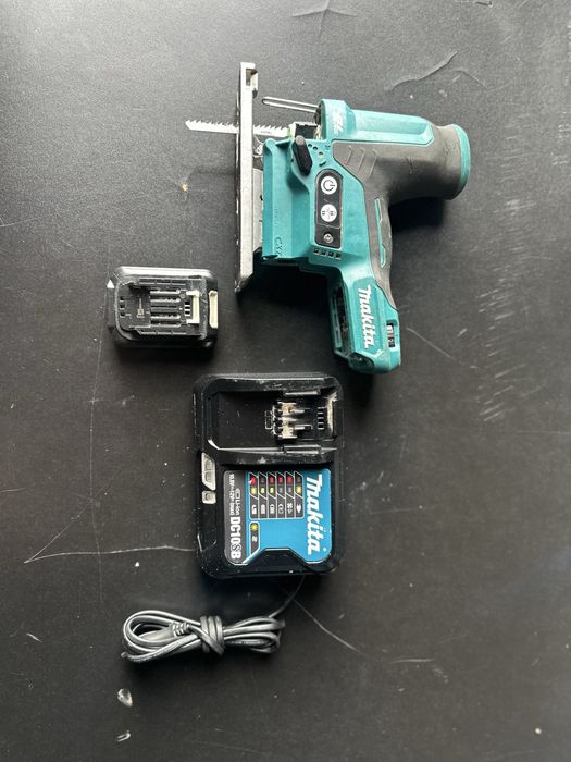 Акомулаторно зеге Makita JV102D