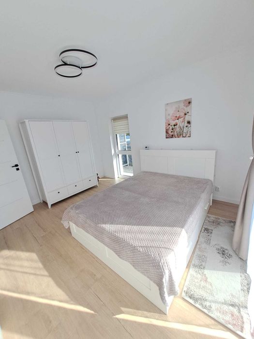 Dau în chirie apartament