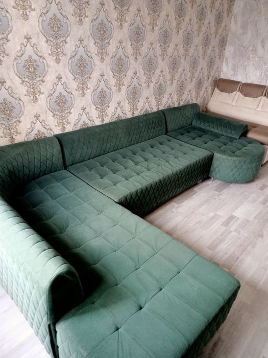 Срочно продается мягкий уголок. Тяжёлый качественный.