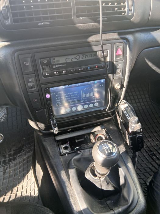 Vand masina in stare buna.