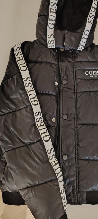 Детско яке Guess..