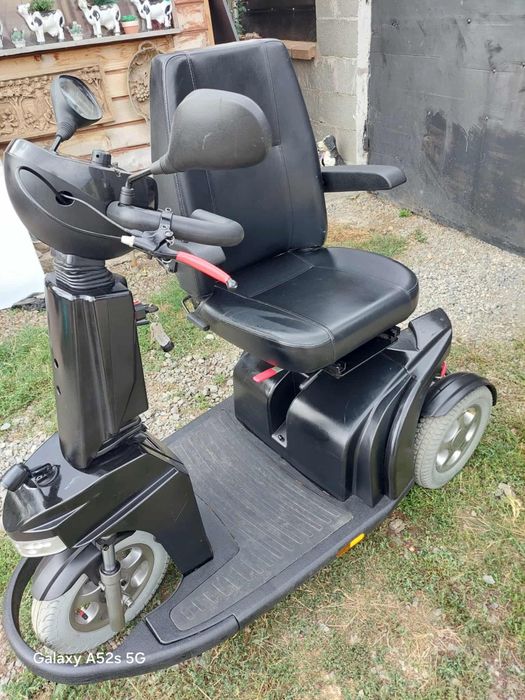 Scuter Carut electric pentru persoane cu dizabilităti handicap