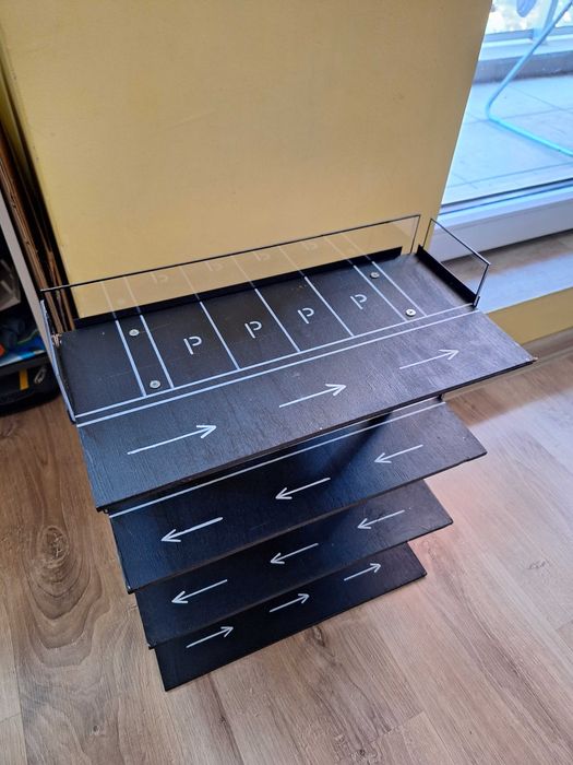 Детски паркинг гараж (ръчна изработка)