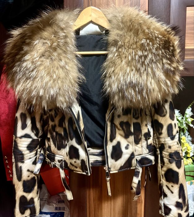 Кожено яке с огромна яка от ракун