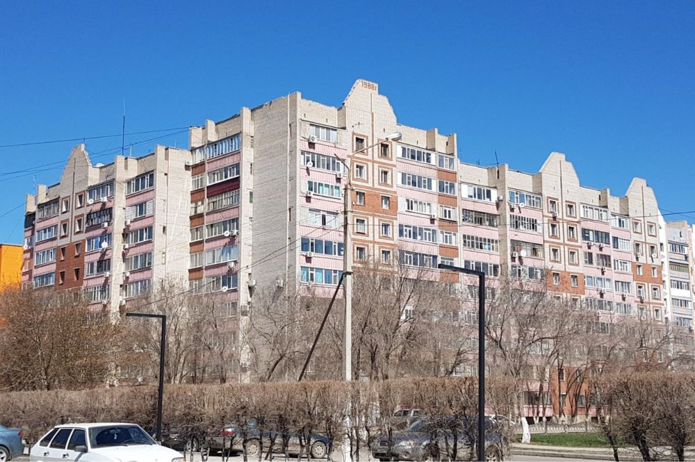 Сдам 3 комн в центре города 8 мкр