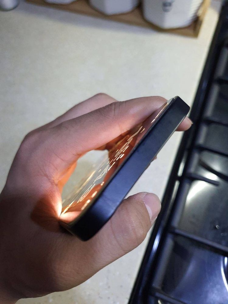 Iphone 16e 128гб