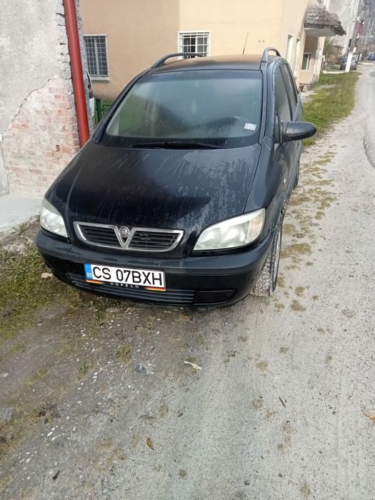Vând Opel Zafira