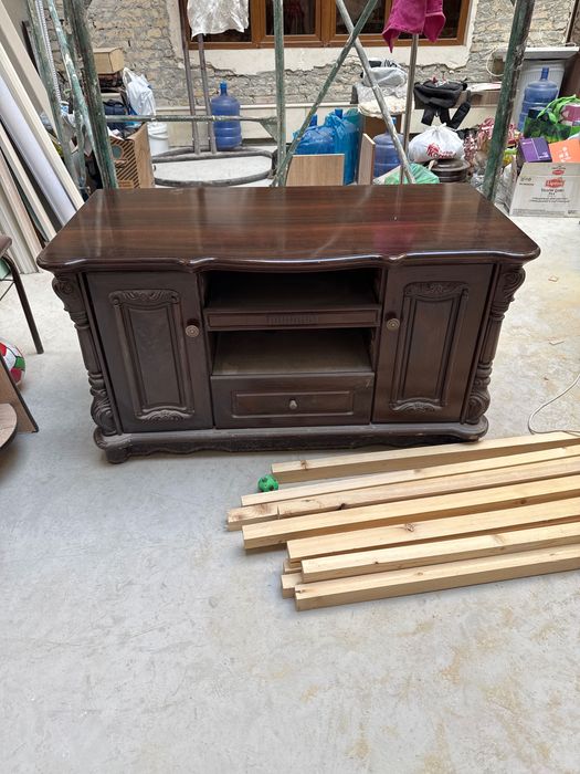 Подставка под телевизор ( дерево)