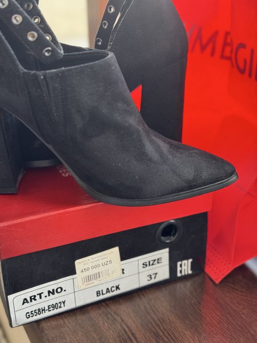 Замшевые сапоги фирмы summer girl