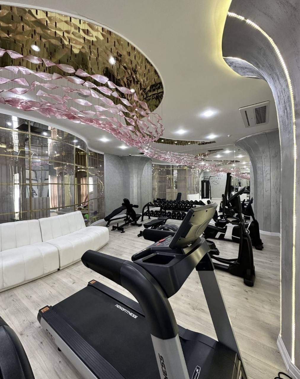 Kvartira продается 3/9/14 на ЖК Skyline Tower
