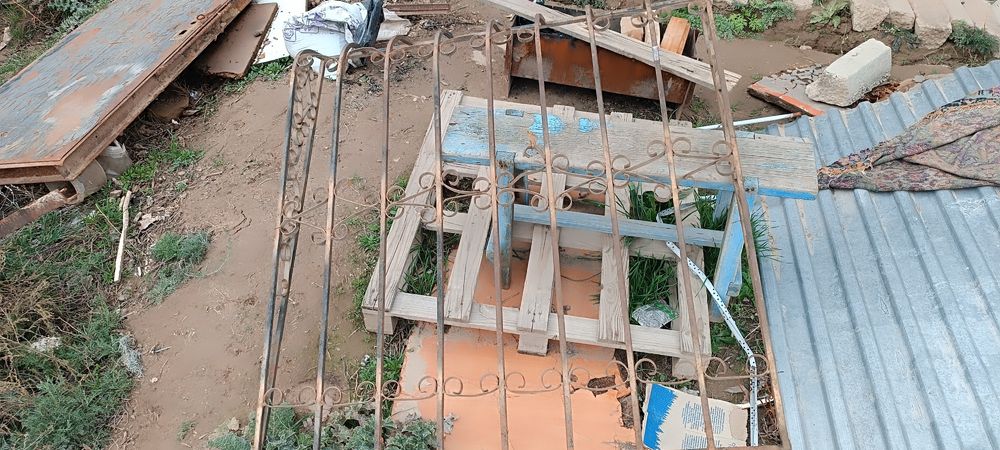 Решетка для окна, дверь железная, отличного качества