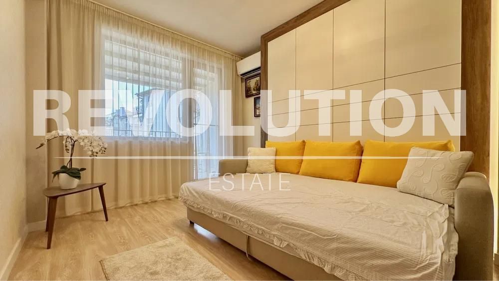 Дава се под наем Тристаен апартамент в Варна, Център - 90 кв.м за 1200 € - Снимка #2