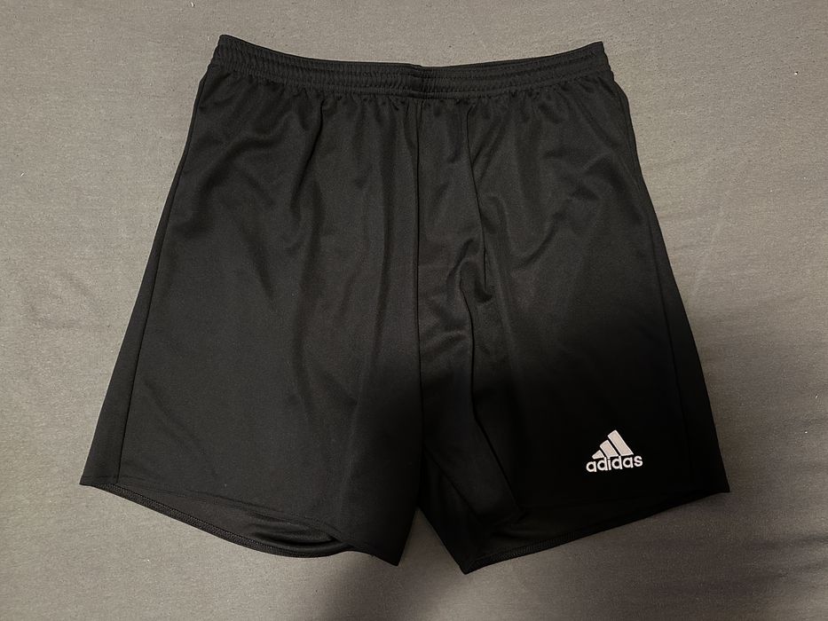 Спортни шорти, Nike и Adidas